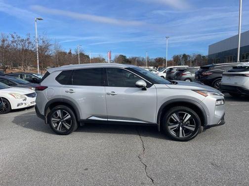 2022 Nissan Rogue SL