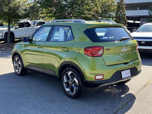 2024 Hyundai VENUE SEL