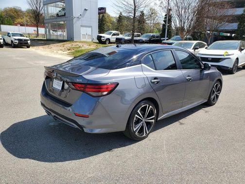 Gun Metallic/Super Black 2023 Nissan Sentra SR