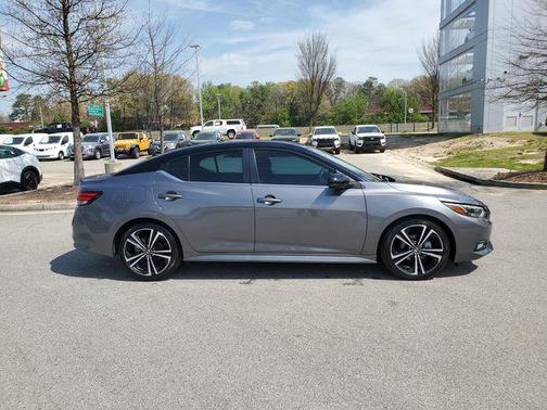 Gun Metallic/Super Black 2023 Nissan Sentra SR