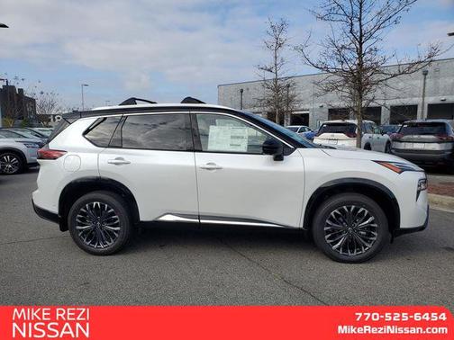 Everest White Pearl/Super Black 2026 Nissan Rogue Platinum