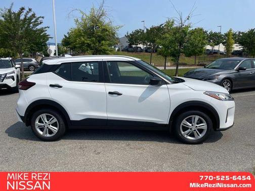 2025 Nissan Kicks S