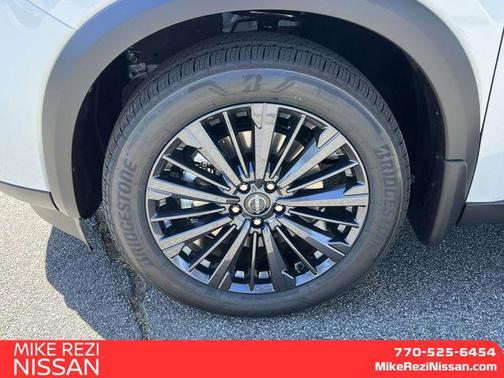Everest White Pearl Tricoat 2026 Nissan Pathfinder SL