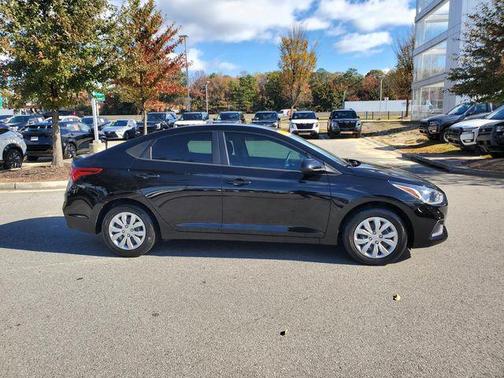 2022 Hyundai Accent SE