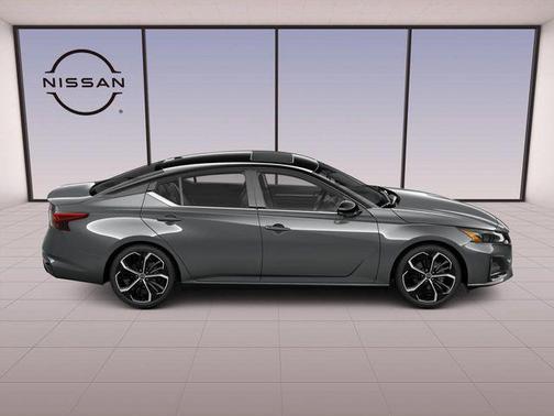 Gun Metallic/Super Black 2026 Nissan Altima SR FWD