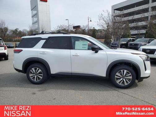 2026 Nissan Pathfinder SL