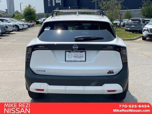 2025 Nissan Kicks SR