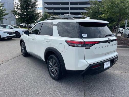 2022 Nissan Pathfinder SV 4WD
