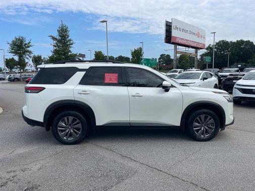 2022 Nissan Pathfinder SV 4WD
