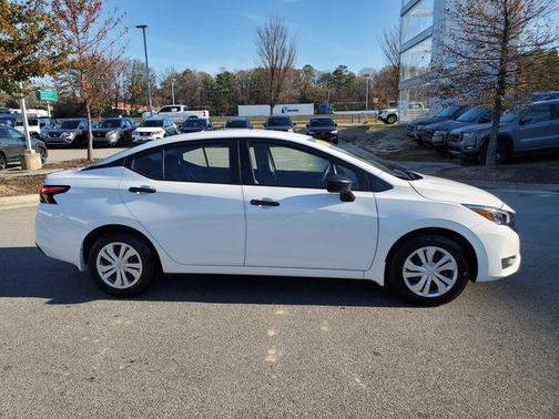 2025 Nissan Versa 1.6 S
