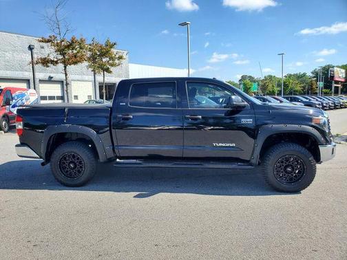 Midnight Black Metallic 2019 Toyota Tundra SR5