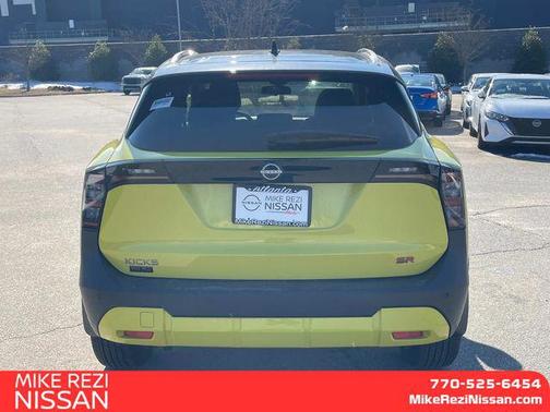 2025 Nissan Kicks SR