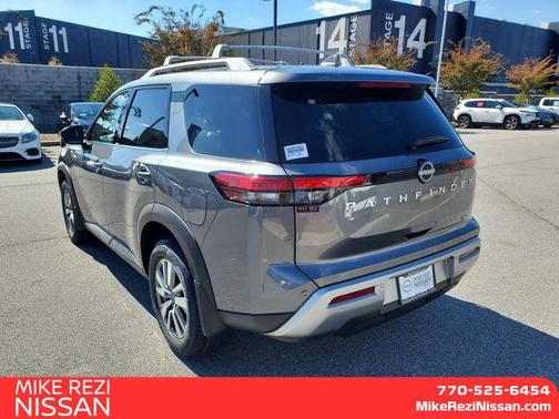 2025 Nissan Pathfinder SL FWD