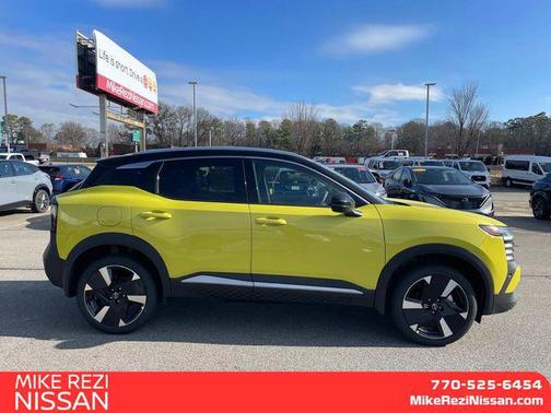 2025 Nissan Kicks SR