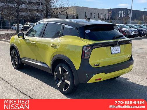 2025 Nissan Kicks SR