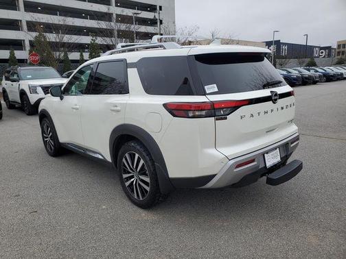 2024 Nissan Pathfinder Platinum 4WD
