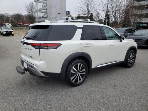 2024 Nissan Pathfinder Platinum 4WD