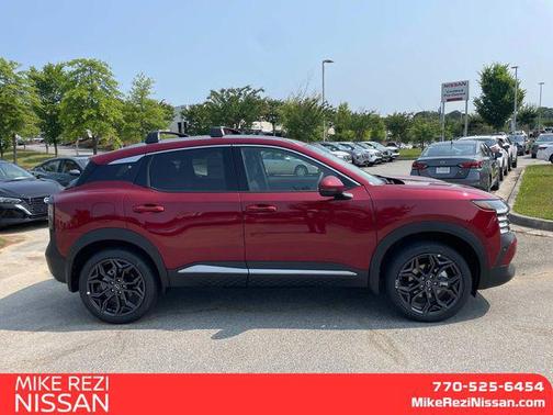 2025 Nissan Kicks SR