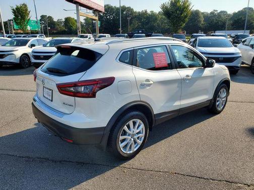 2022 Nissan Rogue Sport SV