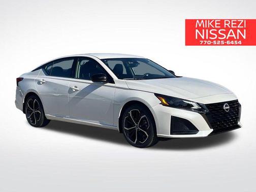 2025 Nissan Altima SR FWD