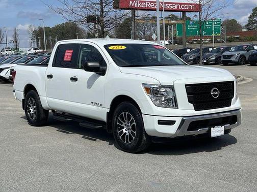 2024 Nissan Titan SV