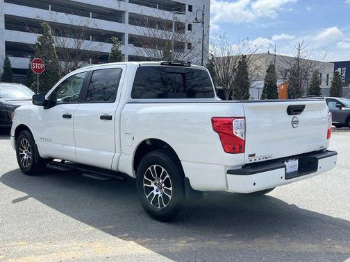 2024 Nissan Titan SV
