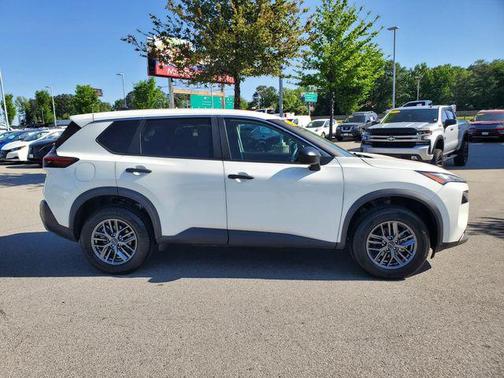 Glacier White 2023 Nissan Rogue S