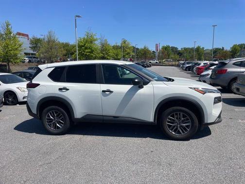 Glacier White 2023 Nissan Rogue S