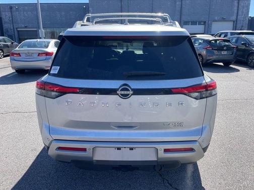 2025 Nissan Pathfinder Platinum 4WD