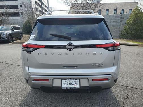 2025 Nissan Pathfinder Platinum 4WD