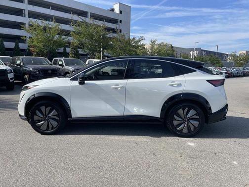Black Diamond Pearl 2023 Nissan ARIYA ENGAGE