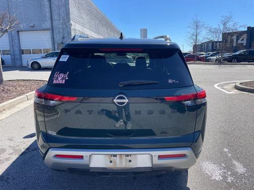 2022 Nissan Pathfinder SL 2WD