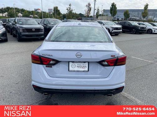 2025 Nissan Altima SR FWD