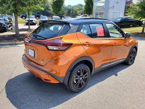 2023 Nissan Kicks SR