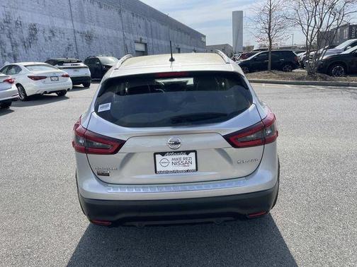 Brilliant Silver Metallic 2022 Nissan Rogue Sport SL