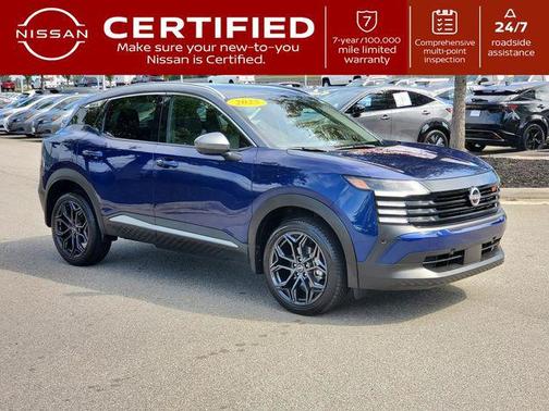 Deep Blue Pearl/Gun Metallic 2025 Nissan Kicks SR