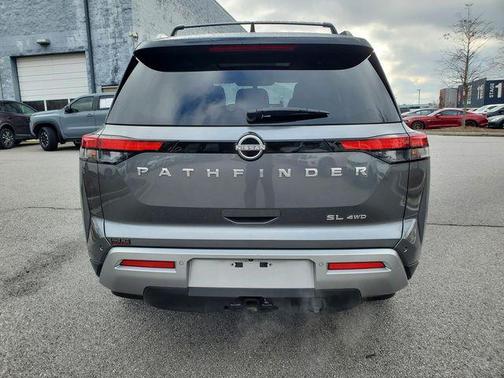 2023 Nissan Pathfinder SL 4WD