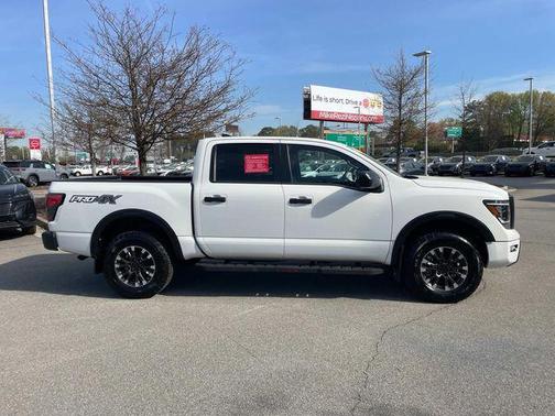 2024 Nissan Titan PRO-4X
