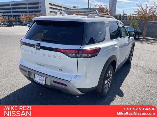 2025 Nissan Pathfinder SL FWD