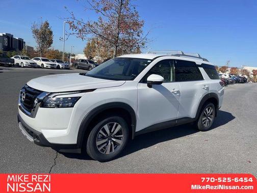 2025 Nissan Pathfinder SL FWD