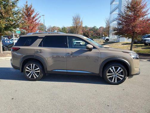 2024 Nissan Pathfinder Platinum 4WD