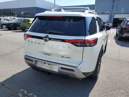 2024 Nissan Pathfinder SL 4WD