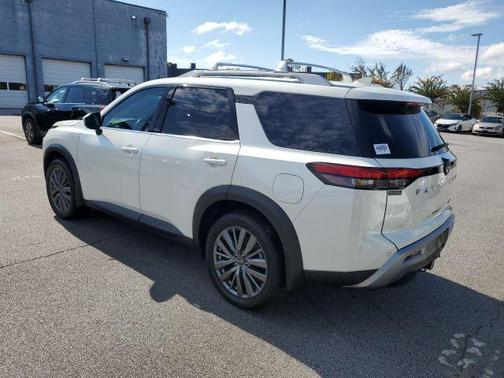 2024 Nissan Pathfinder SL 4WD