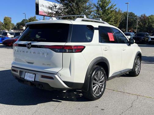2024 Nissan Pathfinder SL 4WD