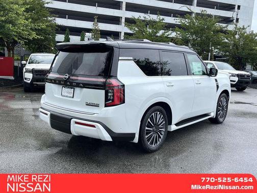 Everest White Pearl Tricoat/Super Black 2026 Nissan Armada Platinum Reserve