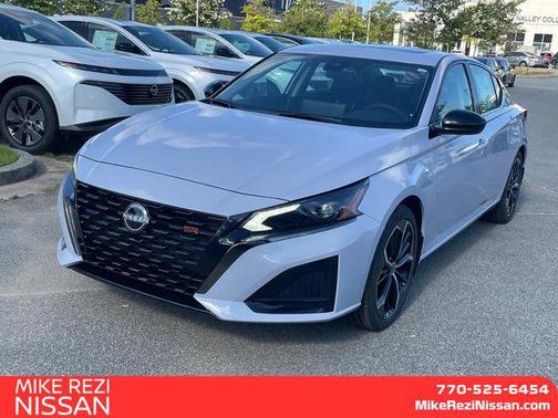 2025 Nissan Altima SR FWD