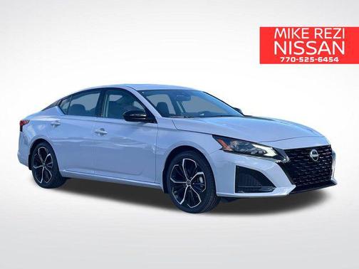2025 Nissan Altima SR FWD