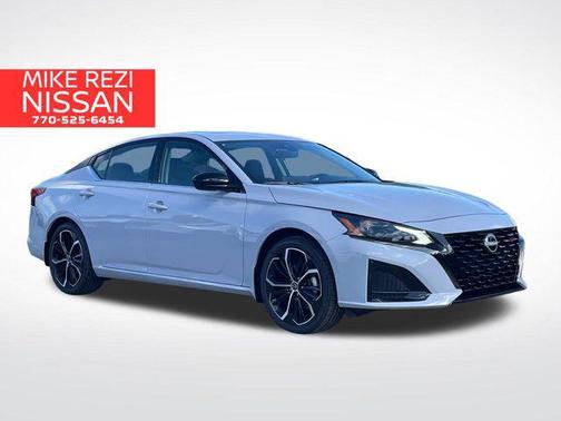 2025 Nissan Altima SR FWD