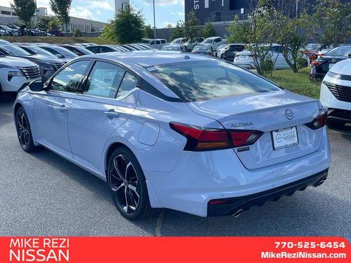 2025 Nissan Altima SR FWD