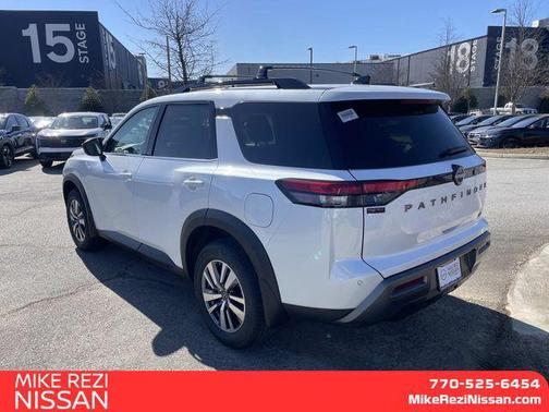 2026 Nissan Pathfinder SL